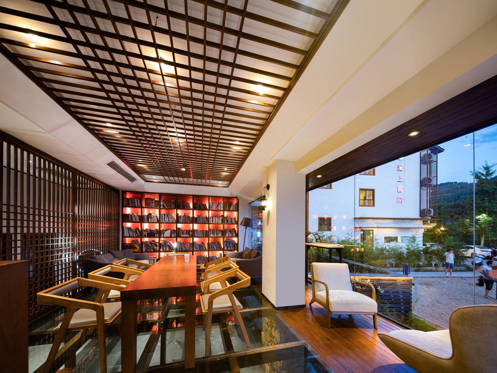張家界武陵源北岸輕奢客棧 森林公園店 Hotel Zhangjiajie Buitenkant foto