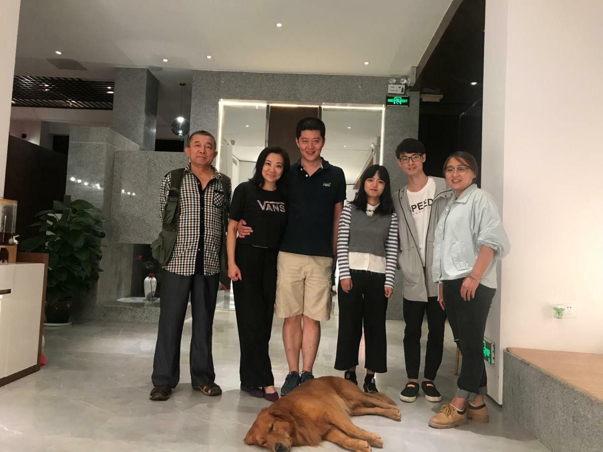 張家界武陵源北岸輕奢客棧 森林公園店 Hotel Zhangjiajie Buitenkant foto